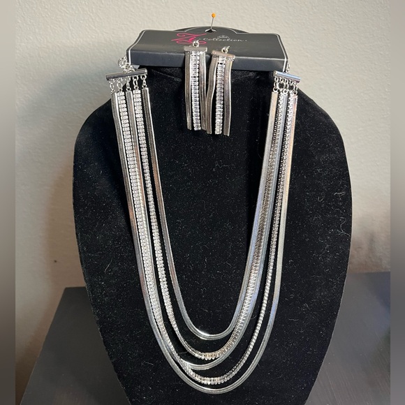 Paparazzi Zi Collection Necklace and Earring set. Brand new/never worn. - Picture 2 of 2